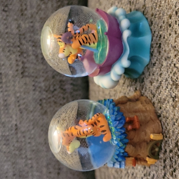 Two Disney Tigger from Winnie The Pooh Mini Snow Globes - Picture 6 of 8